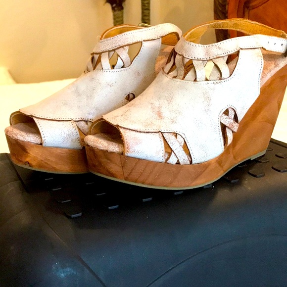 Very volatile rustic slide in - Picture 1 of 4